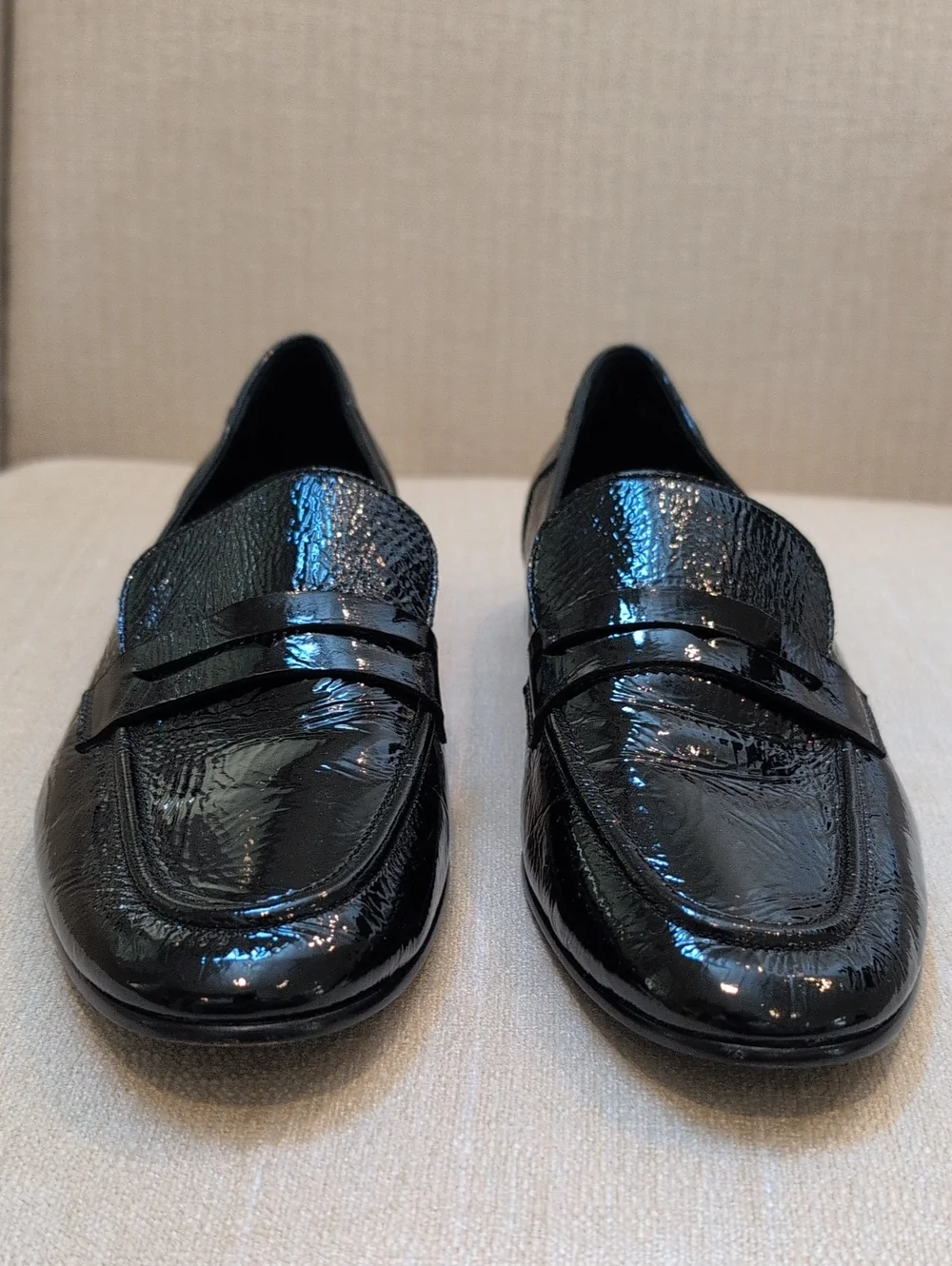 Kate Spade New York Black Crinkle Patent Leather Loafers Size 8.5 Preppy Shoes